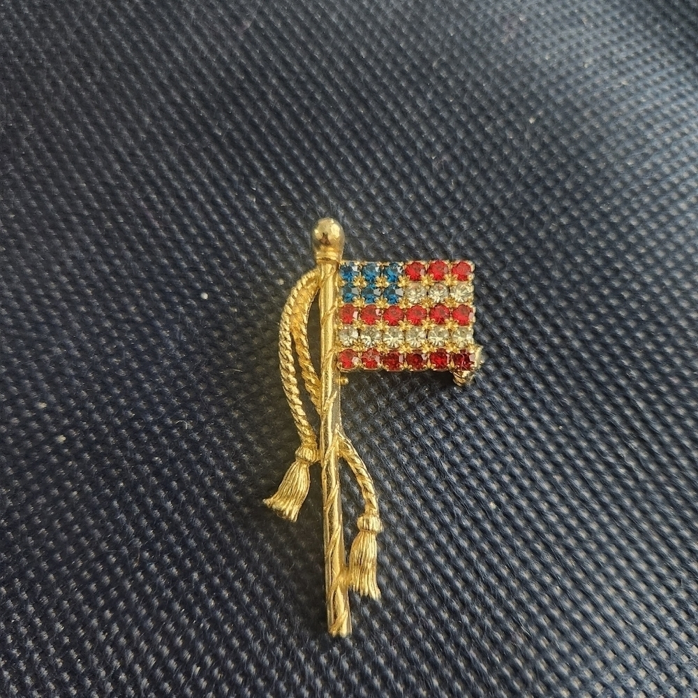 USA United States American Flag Patriotic Red White Blue Lapel Hat Brooch Pin